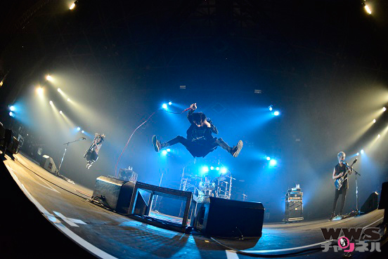 【ライブレポート】ONE OK ROCKがEARTH STAGEに登場しラストは『The Beginning』を披露！