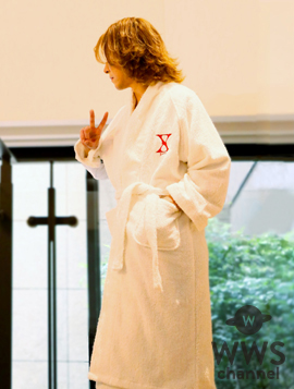 X JAPANのYOSHIKI本人着用の直筆サイン入りバスローブが当たるリツイートキャンペーン開催！