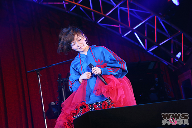 【ライブレポート】aikoが『ボーイフレンド』でちょっと早い「メリークリスマス！」テレビ朝日ドリームフェスティバル2015に出演！