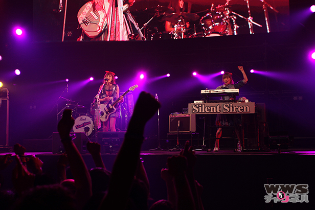 Silent SirenがCOUNTDOWN JAPAN 15/16の初日に登場！すぅ23歳のバースデー ステージは入場制限がかかる程の大盛況！