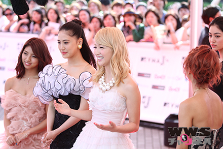 【VMAJ2014】総勢13名でダンスパフォーマンスグループ、E-girlsが登場！