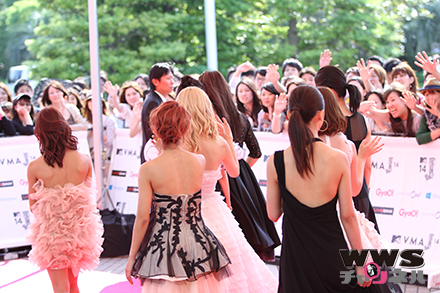 【VMAJ2014】総勢13名でダンスパフォーマンスグループ、E-girlsが登場！