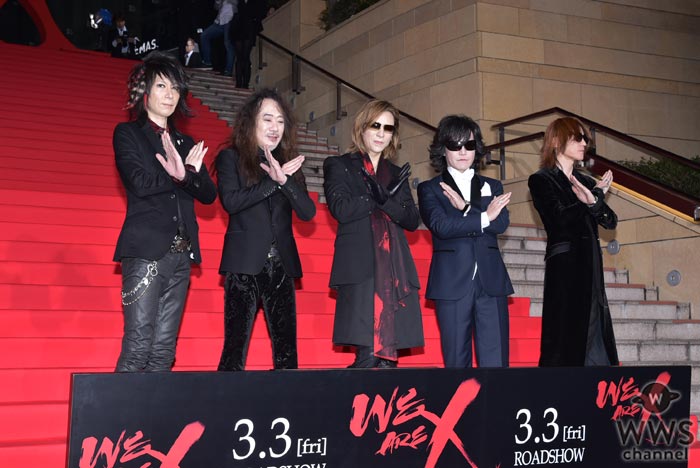 X JAPANが六本木ヒルズを紅に染めた！映画『WE ARE X』ジャパンプレミア・レッドカーペットでXポーズ炸裂！