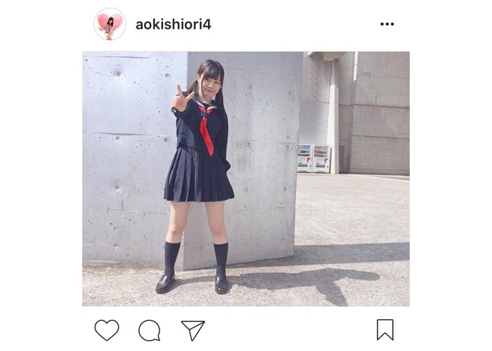 SKE48 青木詩織が現役顔負けの可愛すぎるセーラー服姿を披露！