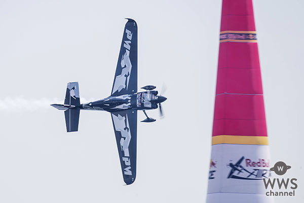 三次元モータースポーツ・Red Bull Air Race Chiba 2017開幕! 美しすぎるエアレースクイーンが華を添える！