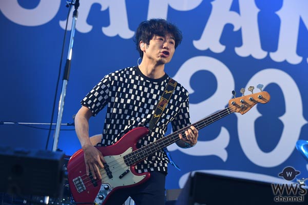【ライブレポート】JAPAN JAMのSKY STAGEに結成30周年のスピッツが登場。懐かしのギターを手に90年代テレビ出演時の意外なエピソードを披露！