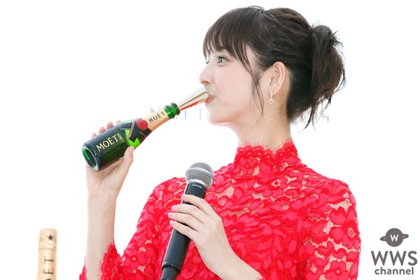 真っ赤にドレスアップした佐々木希が『MOET PARTY DAY 2017』オープニングセレモニーに登場！