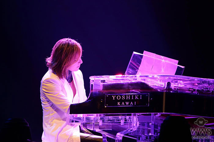 【ライブレポート】X JAPAN が2017年版新生『Tears』を披露！ アコースティックピアノのYOSHIKIと対照的にPATA SUGIZOがヘビーなギターアレンジで1万人のファンを魅了！