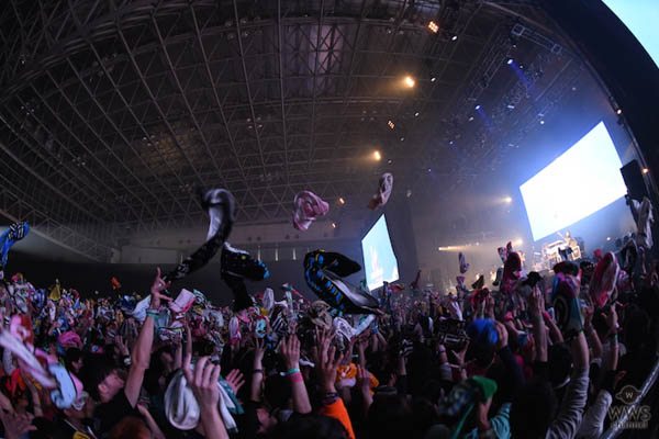 【ライブレポート】SILENT SIRENすぅがCOUNTDOWN JAPAN 17/18でバースデー迎える！今年リリース『ジャストミート』など計7曲をポップに披露！