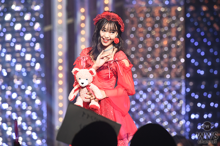 藤田ニコルがクマの人形を片手に真っ赤なドレスでViVi Night 2018に登場！瑛茉ジャスミン、八木アリサ、古畑星夏らViViモデルが大集結！