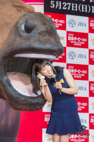 土屋太鳳、巨大な馬で運気は上昇！？日本ダービーで「勝利の女神に出会いたい！」
