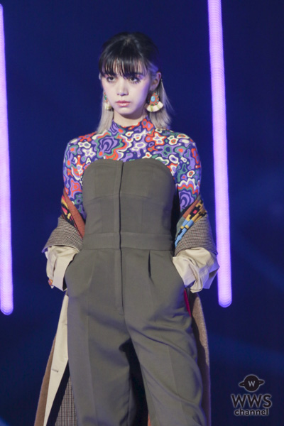 池田エライザが「ファッションショーならではの斬新なスタイルでランウェイを沸かせる！＜東京ガールズコレクション 2018 AUTUMN/WINTER＞
