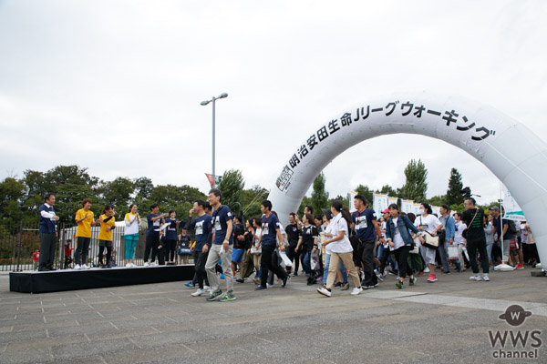 約1500人の前で広瀬アリスがスターターにチャレンジ！「明治安田生命 Jリーグウォーキング in SAITAMA」開催レポート