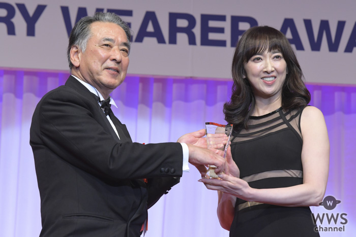 女優・紫吹淳が「第30回日本ジュエリーベストドレッサー賞」を受賞！「最高のプレゼントです」と感激！！