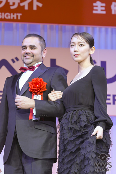 女優・吉岡里帆が「第30回日本ジュエリーベストドレッサー賞」を受賞！「エレガントな賞に感激」と歓喜！！