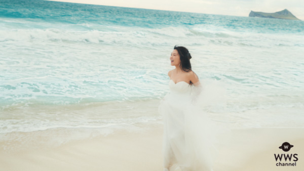 AAA・宇野実彩子が弾ける水着姿でハワイを駆ける！砂浜ではウェディングドレスも！？
