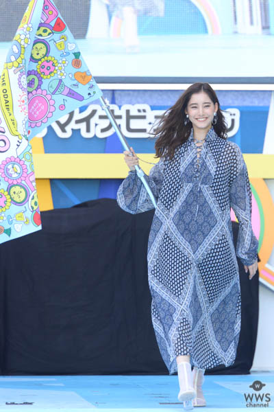 新木優子が最新ファッションでめざましライブ×TGCコラボランウェイに登場！