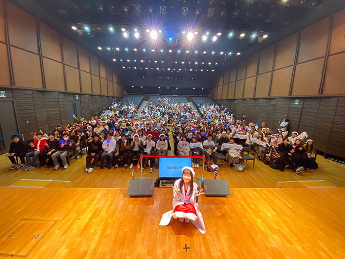 橋本環奈がサンタに変身！地元・福岡でファンミ開催に「最高でした！」「素敵な時間をありがとう」