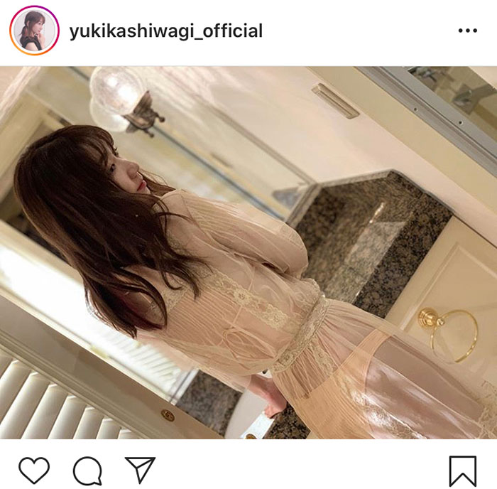 AKB48 柏木由紀がシースルーの透け感バックショット公開！「セクシーです」「決まっています」
