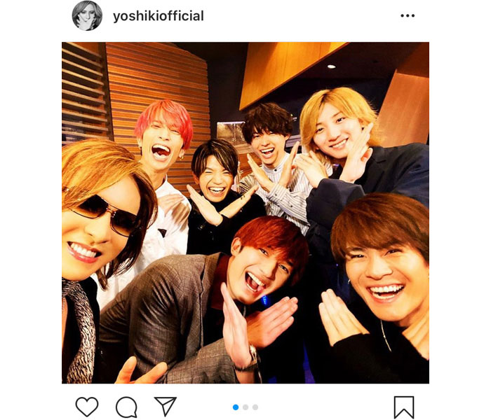 X JAPAN YOSHIKI、SixTONES（ストーンズ）と仲良く“Xポーズ”披露！「デビュー曲がYOSHIKIさんで本当に良かった」