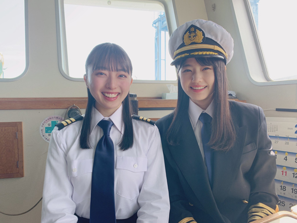STU48 瀧野由美子、放映中のCMより船長衣装のオフショットを公開！「制服がよく似合ってます」とファンの声
