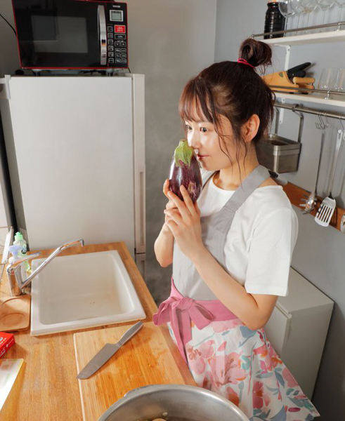 SKE48 惣田紗莉渚、笑いのスパイスが効きすぎたコメディ料理動画に反響！「爆発級に笑かしてもらいました」