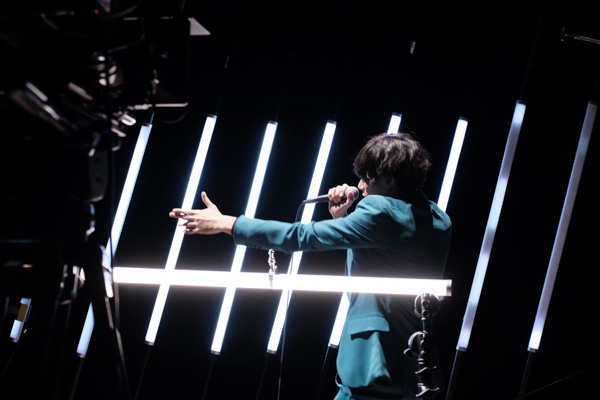 スカパラ、仮面ライダーセイバー主題歌「ALMIGHTY～仮面の約束 feat.川上洋平」のミュージックビデオを一部公開！