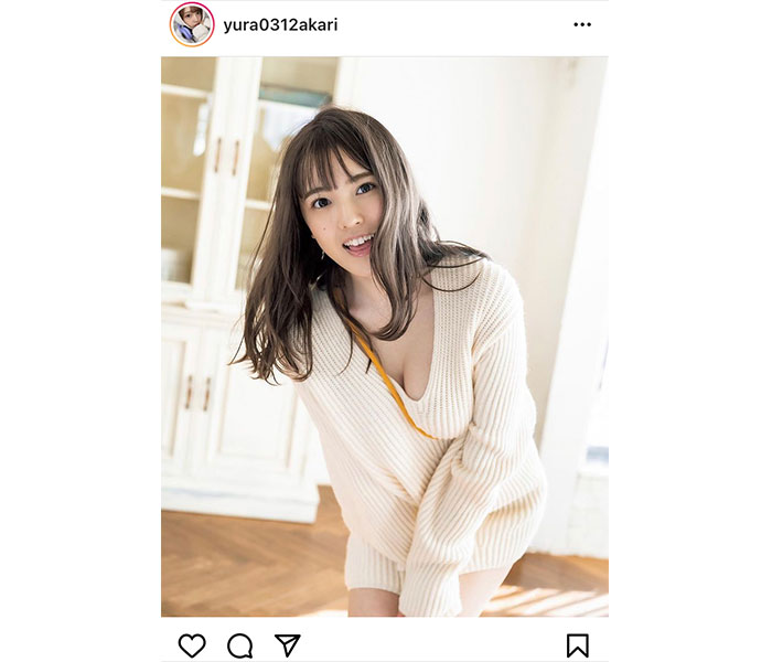 吉澤遥奈、透き通る素肌とデコルテが美しい自撮りショットに反響！「まさに美女」「大人な雰囲気」