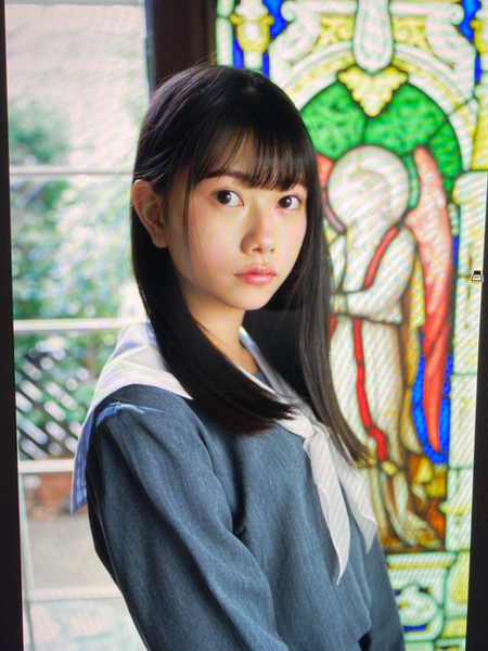 AKB48 千葉恵里、幼さと大人の境界で魅せるソログラビアオフショットを大量公開「永久保存版すぎる！！」