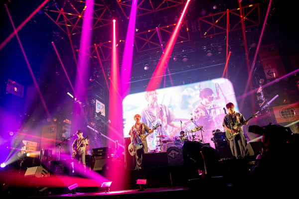 04 Limited Sazabys、約9ヶ月ぶりの有観客ワンマンライブ「YON EXPO’20」が映像化！