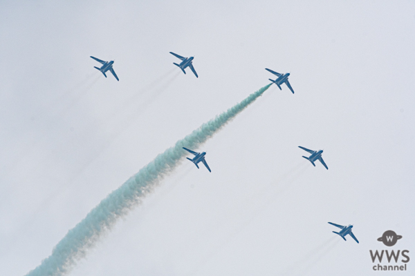ブルーインパルス、「東京パラリンピック」開会式当日に都内上空を展示飛行