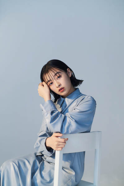 森七菜、新海誠監督が作詞した新曲『背伸び』MVがYouTubeでプレミア公開