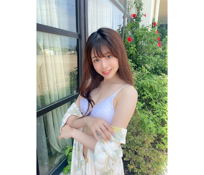 NMB48 貞野遥香、透明感あふれる白肌ボディをお届け