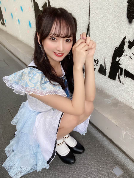 elsy・愛森ちえ、アイドルとバニーガールで比較する「これがこう」が最高すぎる！「魅力が詰まってますね」