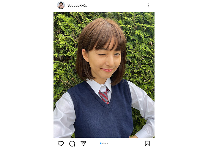 新木優子、似合い過ぎるキュートなJK制服×ボブのウインクショットに反響！