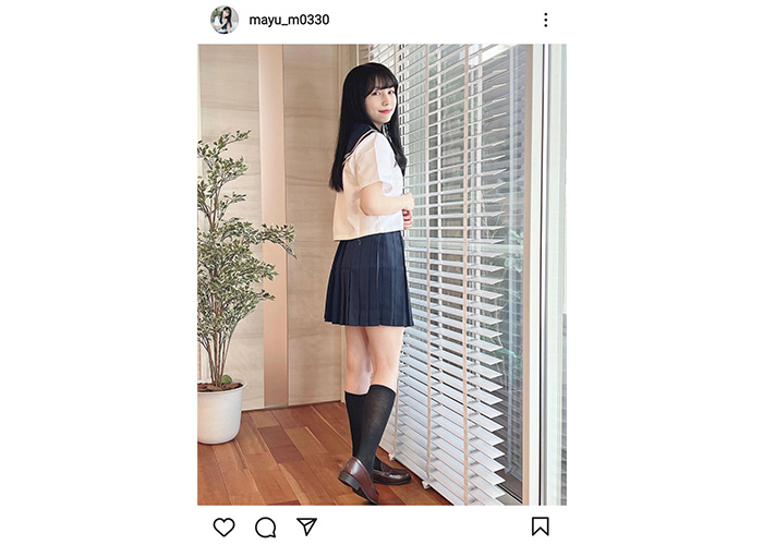 早川真由、黒髪ストレート×セーラー服で清楚な初々しい美少女ショット公開！