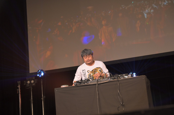 【ライブレポート】DJダイノジがAfter Party DJとして登場！定番曲＋お約束でフェスを締めくくる＜SAMURAI SONIC vol.3＞