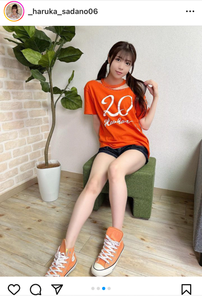 NMB48・貞野遥香、ショートパンツから美脚のぞかせた生誕Tコーデに反響ぞくぞく！
