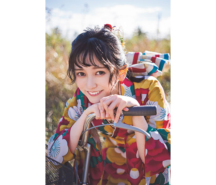 乃木坂46・池田瑛紗、花柄振袖のポストカードが公開＜20±SWEET 2023 