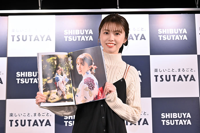 HKT48 地頭江音々、1st写真集発売記念イベントを開催「全部詰まって120点満点!」