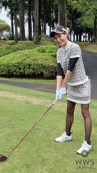 【写真特集】モデル・ゴルフYouTuber、新井美穂を筆頭に若手女子会員がミニスカゴルフウェアで奮闘！