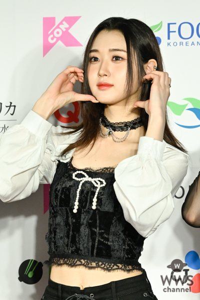 【写真特集】TRI.BE（トライビー）、セクシーな黒衣装から美脚披露！＜KCON JAPAN 2023＞