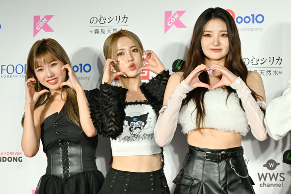 【写真特集】TRI.BE（トライビー）、セクシーな黒衣装から美脚披露！＜KCON JAPAN 2023＞