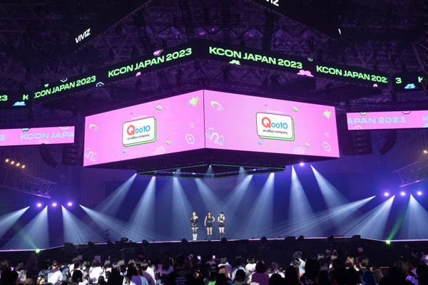 【写真特集】VIVIZ（ビビジ）、お腹見せの黒衣装で美脚見せのパフォーマンス！＜KCON JAPAN 2023＞