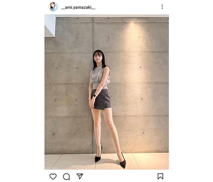 山崎あみ、超ミニ×ヒールで美脚スラり「とっても詐欺になった写真」とコメント