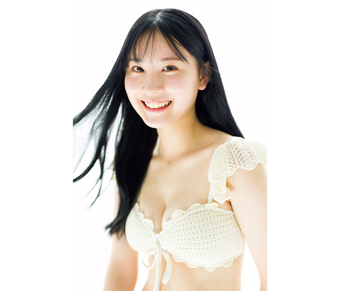 武庫川女子大学・笠野咲藍、黒髪と透明美ボディのコントラストで魅せる！