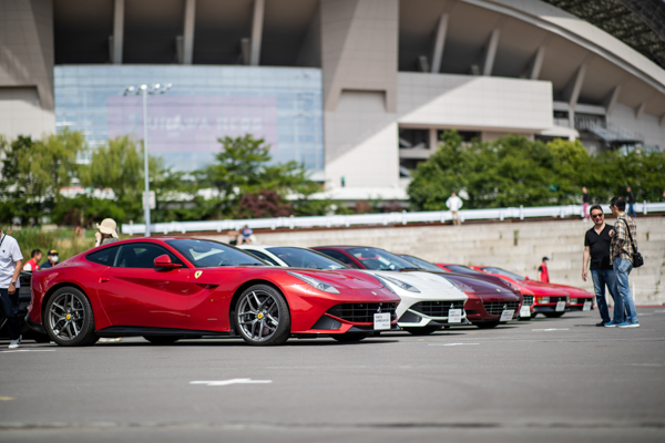 100台のスーパーカーとゴージャスなドレス姿の美女が集結！＜TOKYO SUPERCAR DAY 2023 さいたま＞