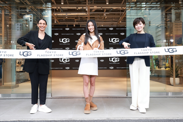 【動画】Koki,、白のミニワンピでテープカットセレモニーに登場！＜「UGG(R) TOKYO FLAGSHIP STORE」オープニングイベント＞