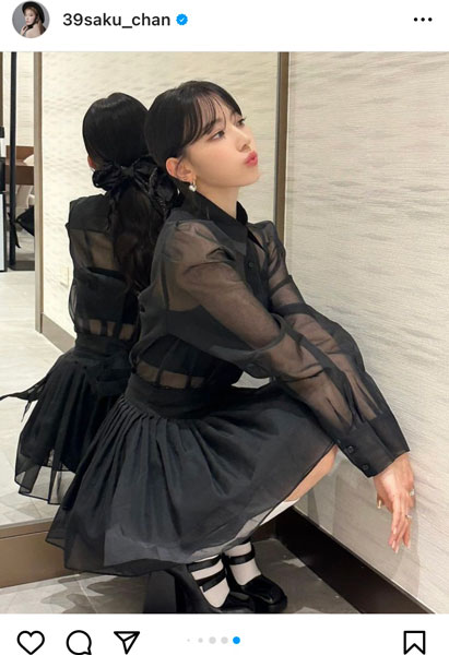 宮脇咲良、肩が透ける黒色お姫さまコーデにファン大熱狂！「ほんとにかわいいすべてが大優勝」と歓喜の声