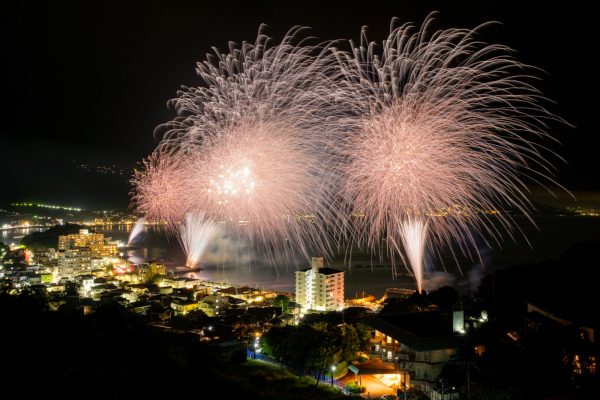 「熱海海上花火大会」8月は5日間開催！JR東日本は臨時特急列車も運転